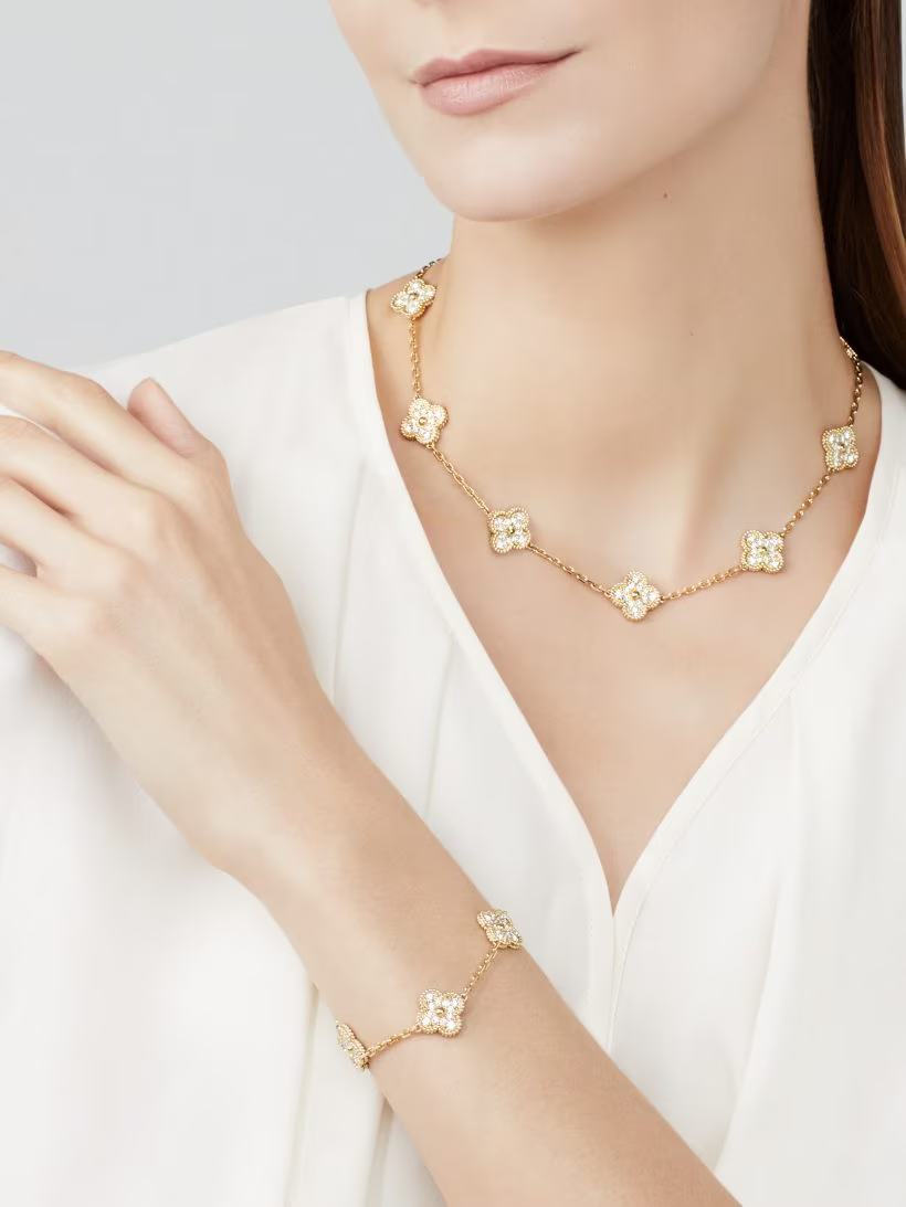 MAGNIFICENT CLOVERLEAF NECKLACE 10 DESIGNS - GOLD - BUY 1, GET 1 FREE