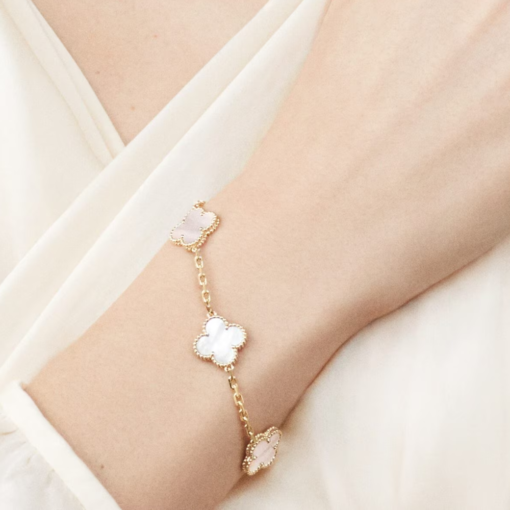 WHITE FOUR-LEAF CLOVER BRACELET - BUY 1, GET 1 FREE