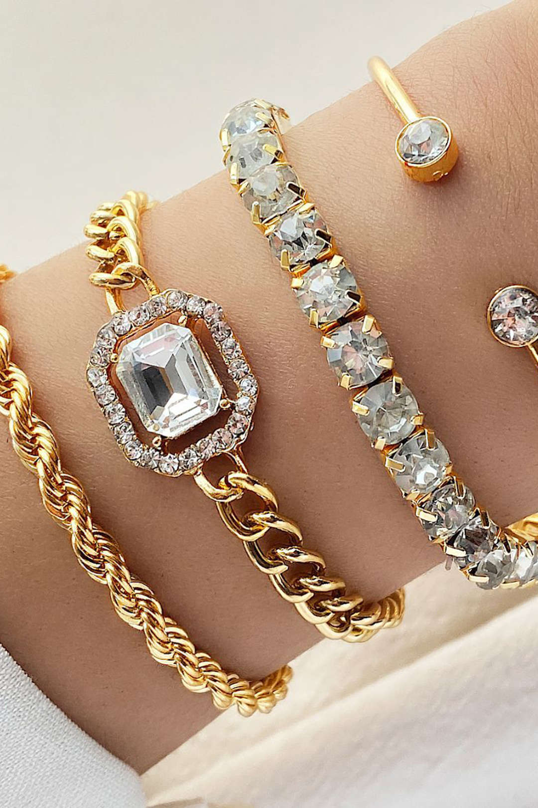 SET OF BRACELETS WITH RIVETS - BUY 1, GET 1 FREE
